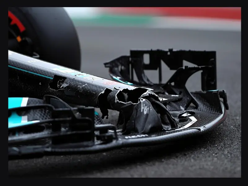 Front wing damage Formula 1